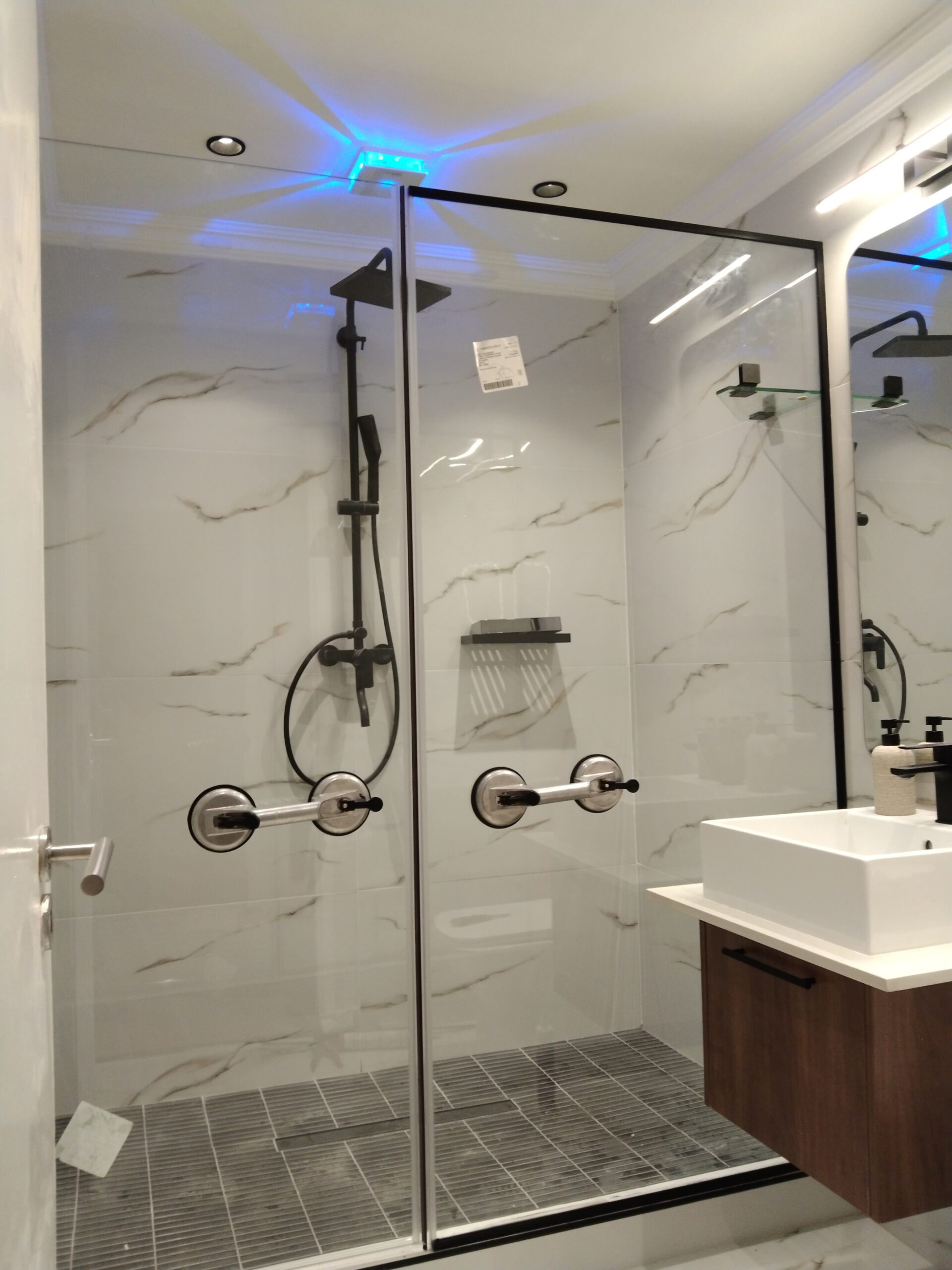 Designer Finish – Black Frame Designer Finish – Black Frame