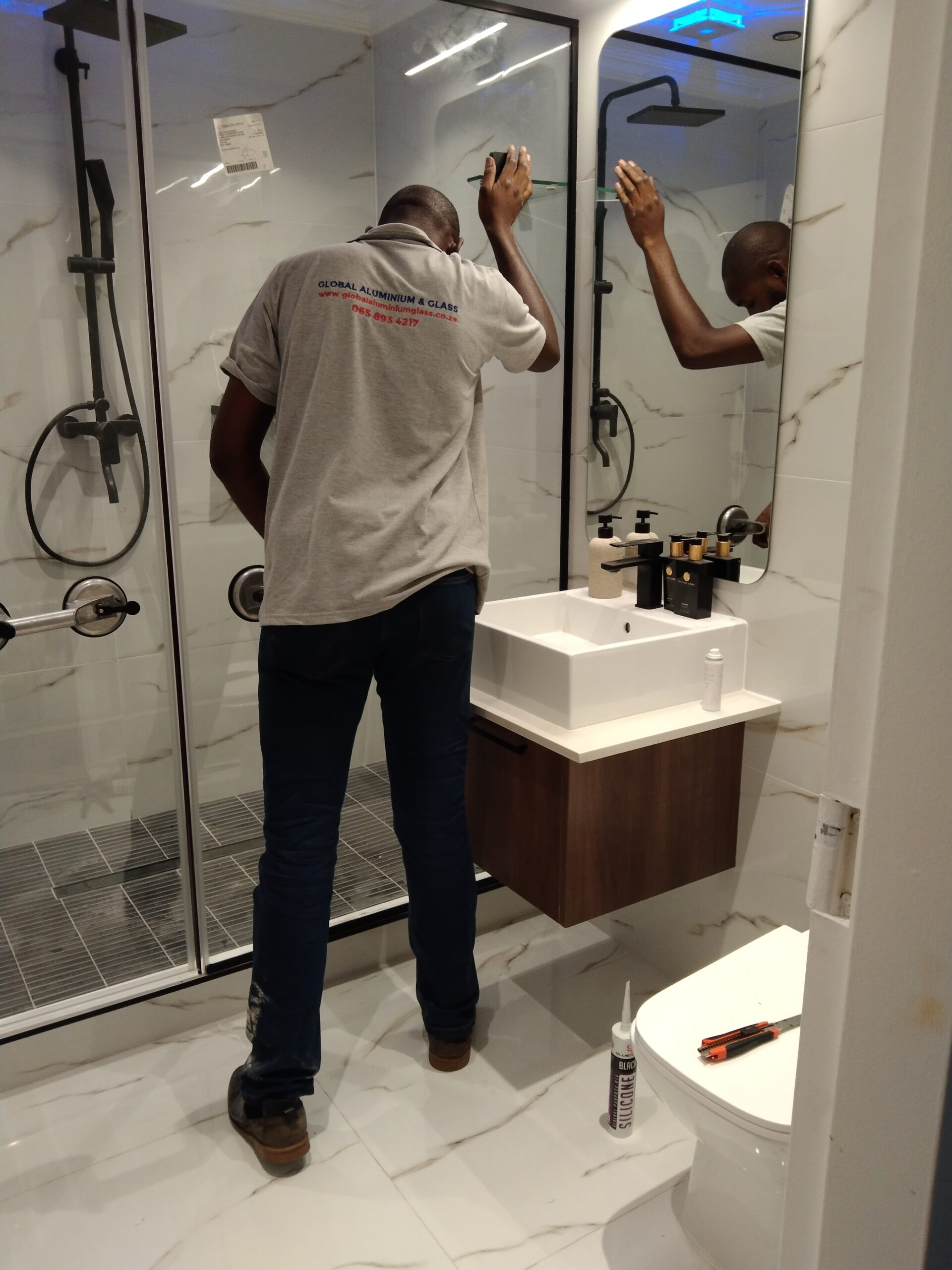 Twin Install – Mirror & Shower Twin Install – Mirror & Shower